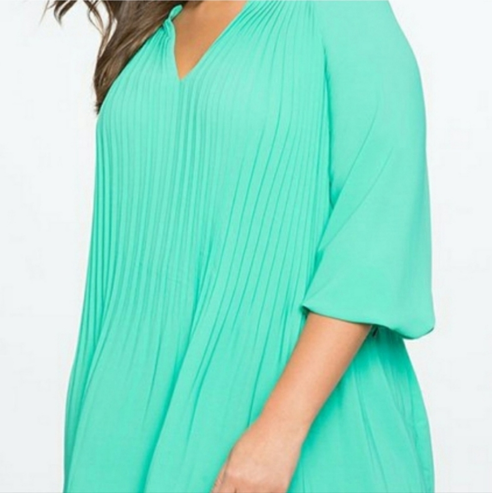 Eloquii green pleated long sleeve blouse sz 14/16/18